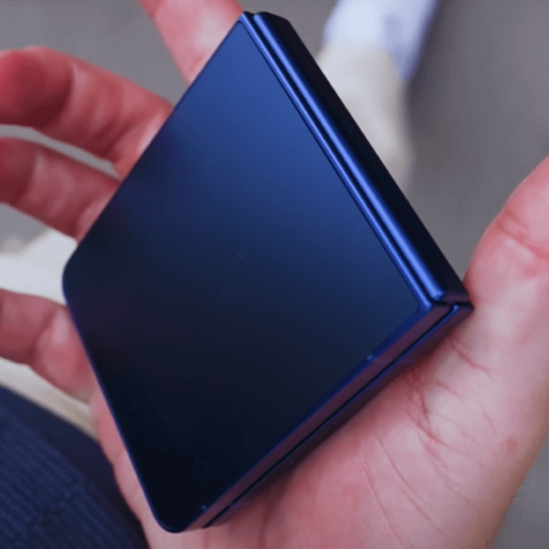Samsung Galaxy Z Flip7 back frame with smooth hinge and premium glass finish – 2025 foldable phone design